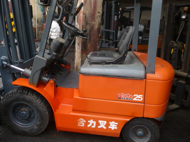 二手合力2.5吨电瓶叉车